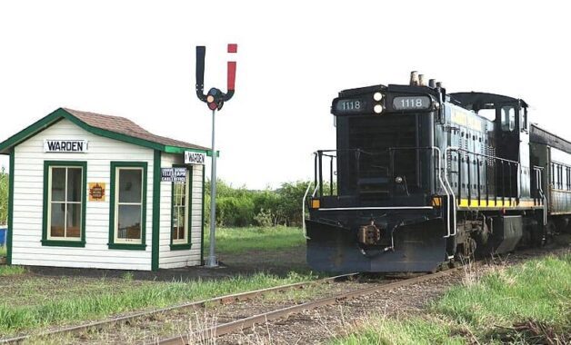 Stop at Warden miniature station